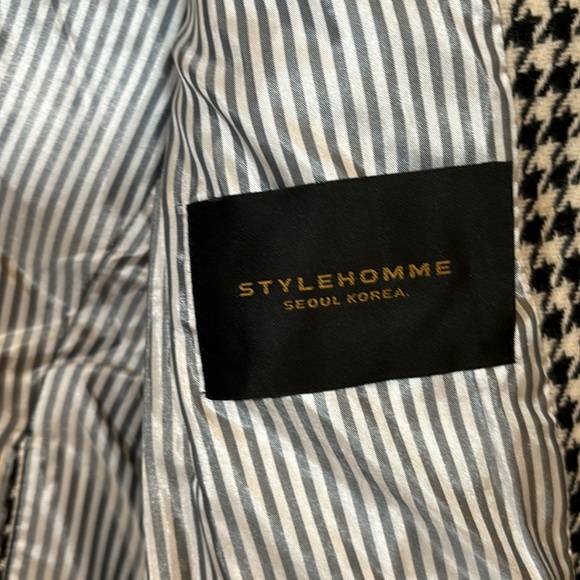 Wool/Cashmere houndstooth coat. - Picture 3 of 6